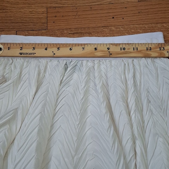 Emporio Armani Textured White Maxi Skirt_1 - Picture 7 of 7